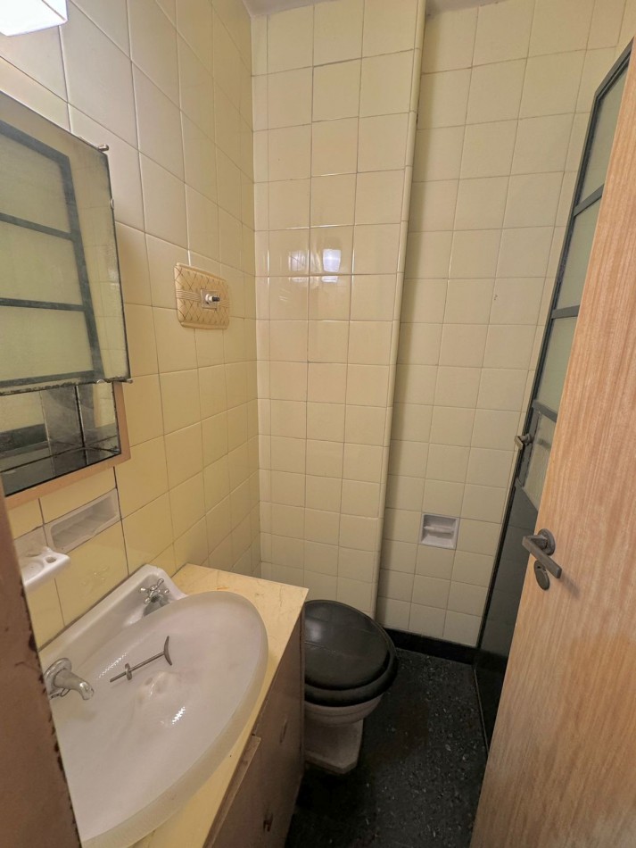 3 AMBIENTES AMPLIOS CON DEPENDENCIA, BALCON AV. SAN JUAN