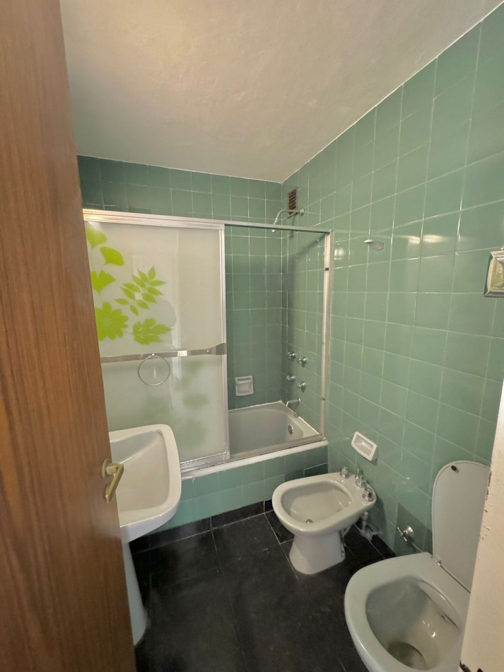 3 AMBIENTES AMPLIOS CON DEPENDENCIA, BALCON AV. SAN JUAN