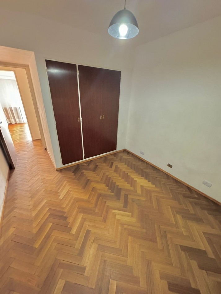 3 AMBIENTES AMPLIOS CON DEPENDENCIA, BALCON AV. SAN JUAN
