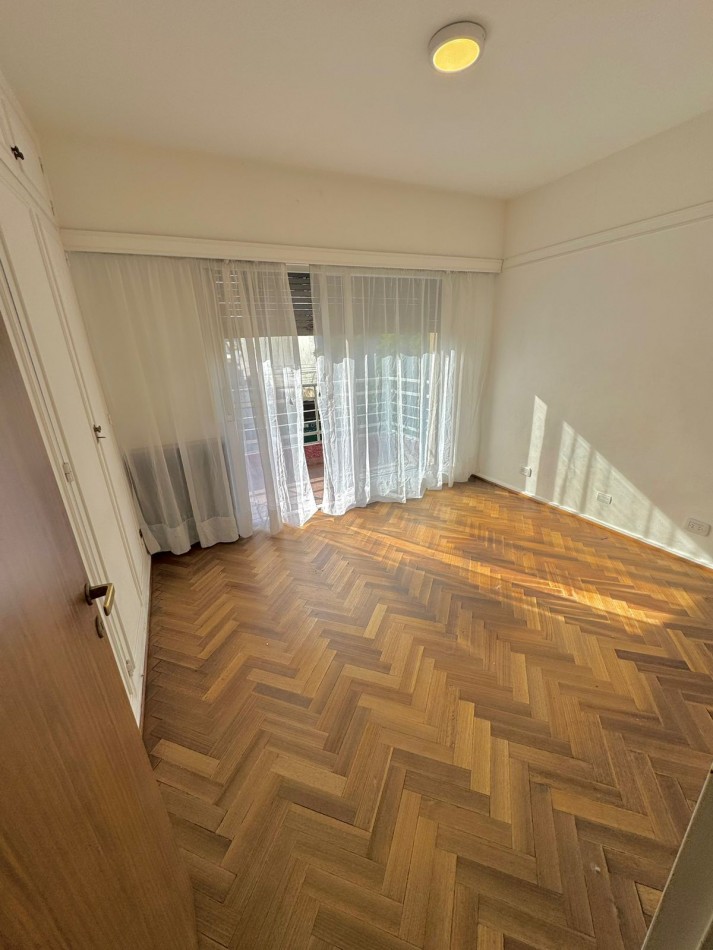 3 AMBIENTES AMPLIOS CON DEPENDENCIA, BALCON AV. SAN JUAN