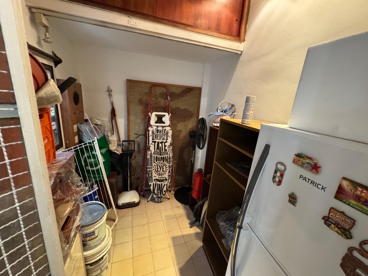 3 AMBIENTES CON DEPENDENCIA,PATIO Y BALCON A LA CALLE