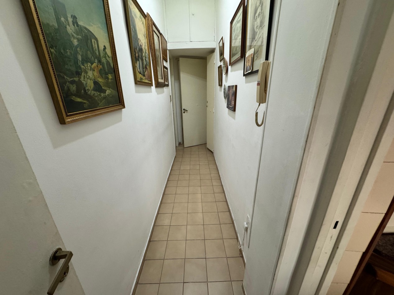 3 AMBIENTES CON DEPENDENCIA,PATIO Y BALCON A LA CALLE