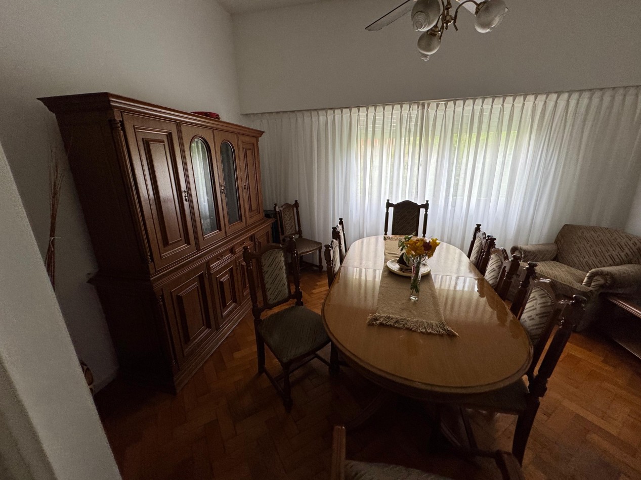 3 AMBIENTES CON DEPENDENCIA,PATIO Y BALCON A LA CALLE