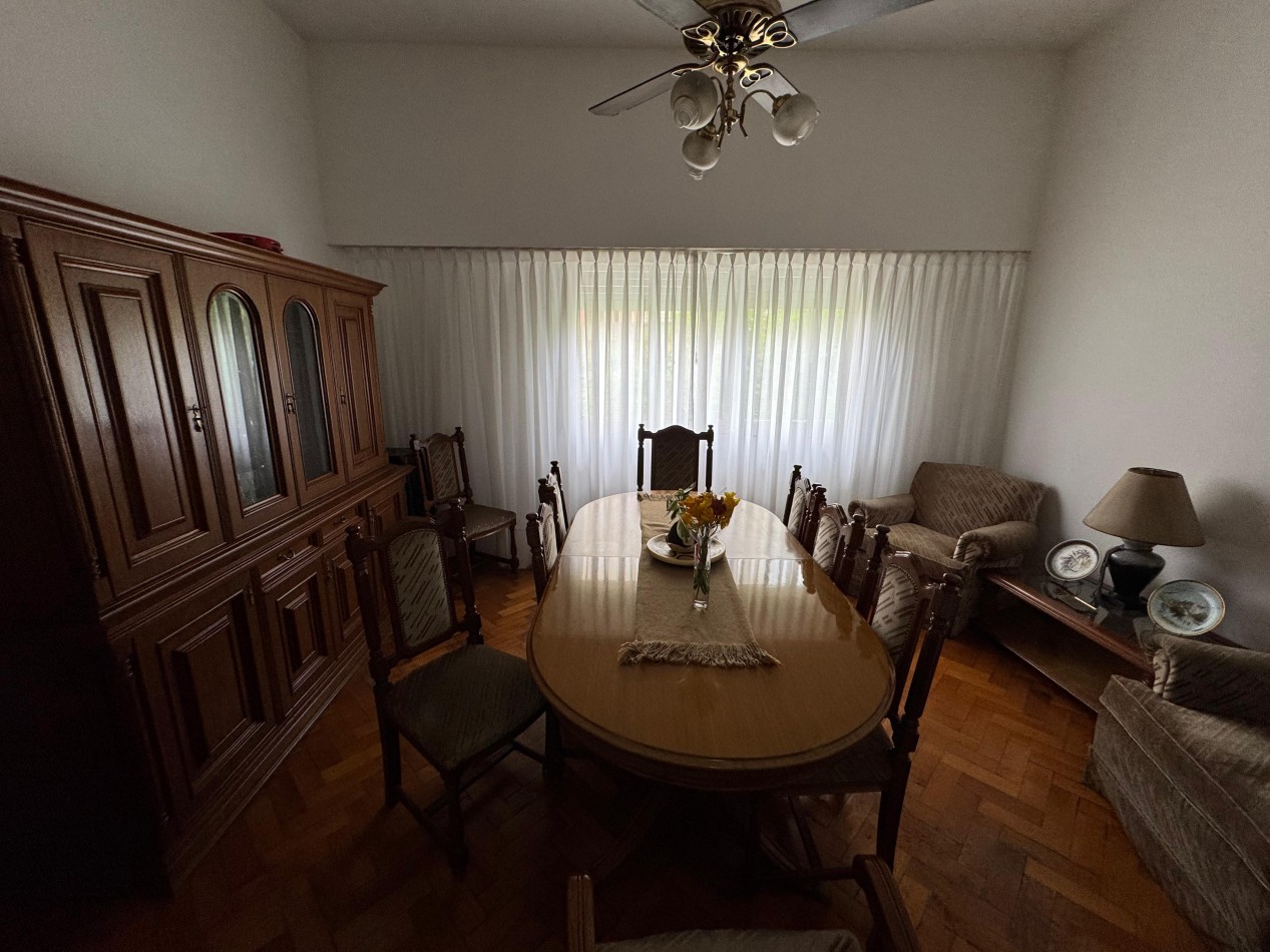 3 AMBIENTES CON DEPENDENCIA,PATIO Y BALCON A LA CALLE