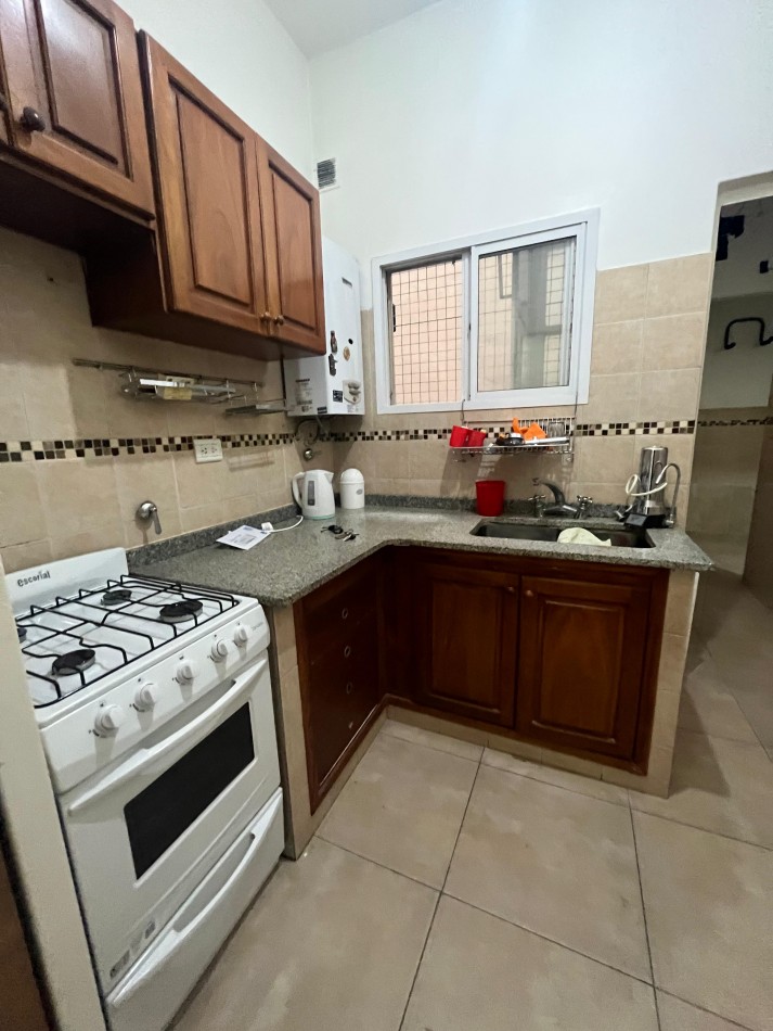 3 AMBIENTES CON DEPENDENCIA Y BALCON A LA CALLE