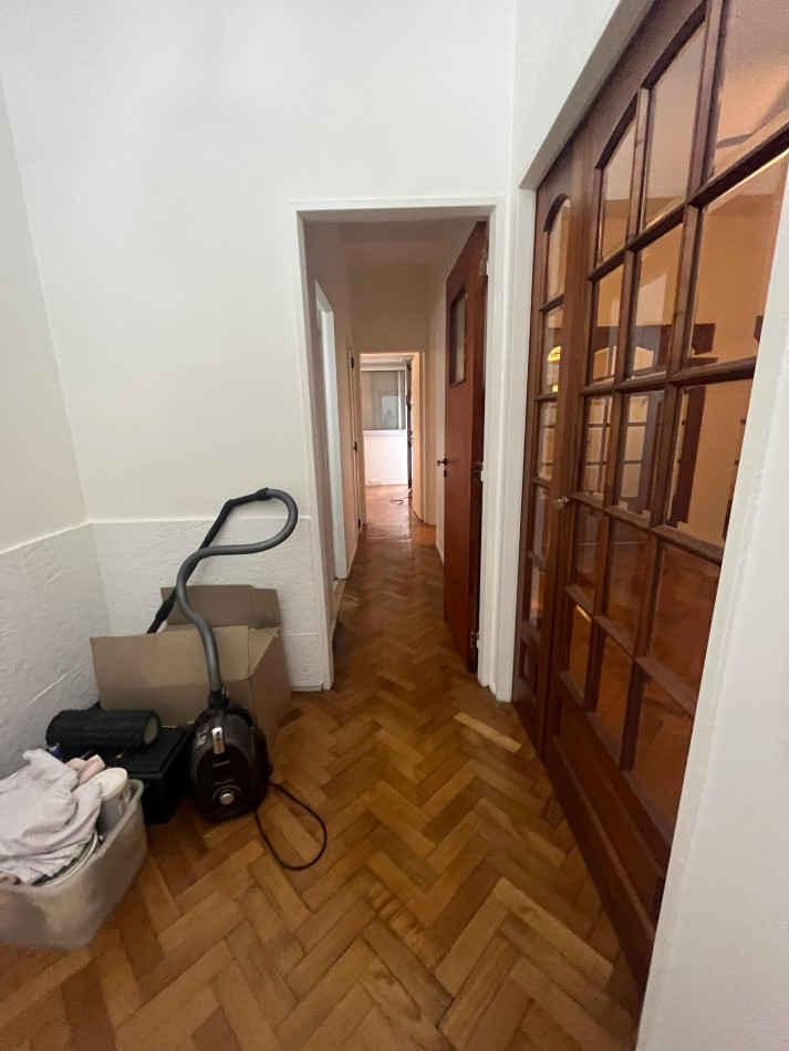 3 AMBIENTES CON DEPENDENCIA Y BALCON A LA CALLE