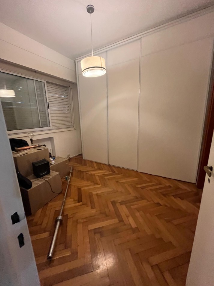 3 AMBIENTES CON DEPENDENCIA Y BALCON A LA CALLE