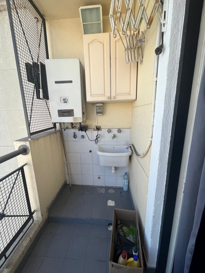 HERMOSO 2 AMBIENTES CON BALCON Y COCHERA