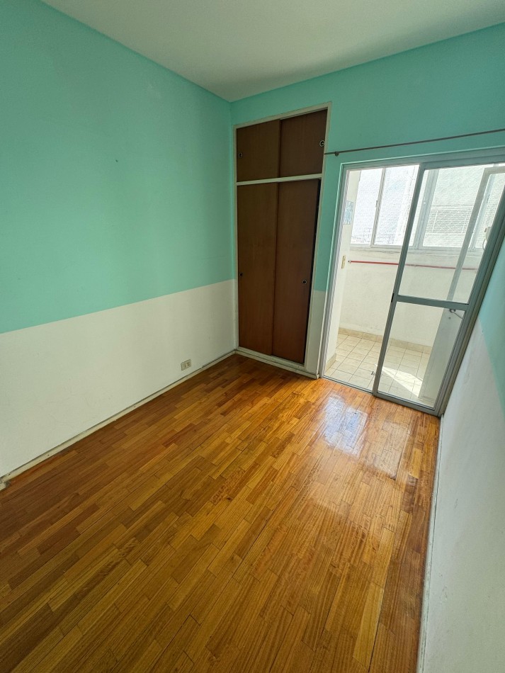 DEPARTAMENTO DOS AMBIENTES SOBRE AV SAN JUAN CON LAVADERO