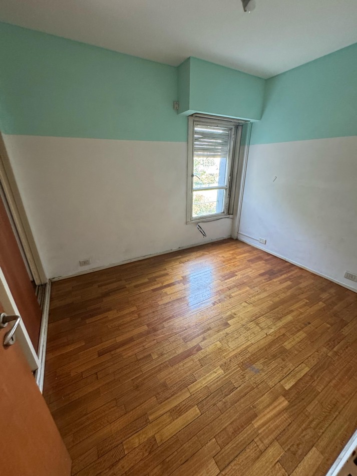 DEPARTAMENTO DOS AMBIENTES SOBRE AV SAN JUAN CON LAVADERO