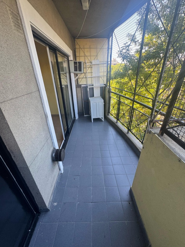 DOS AMBIENTES CON BALCON