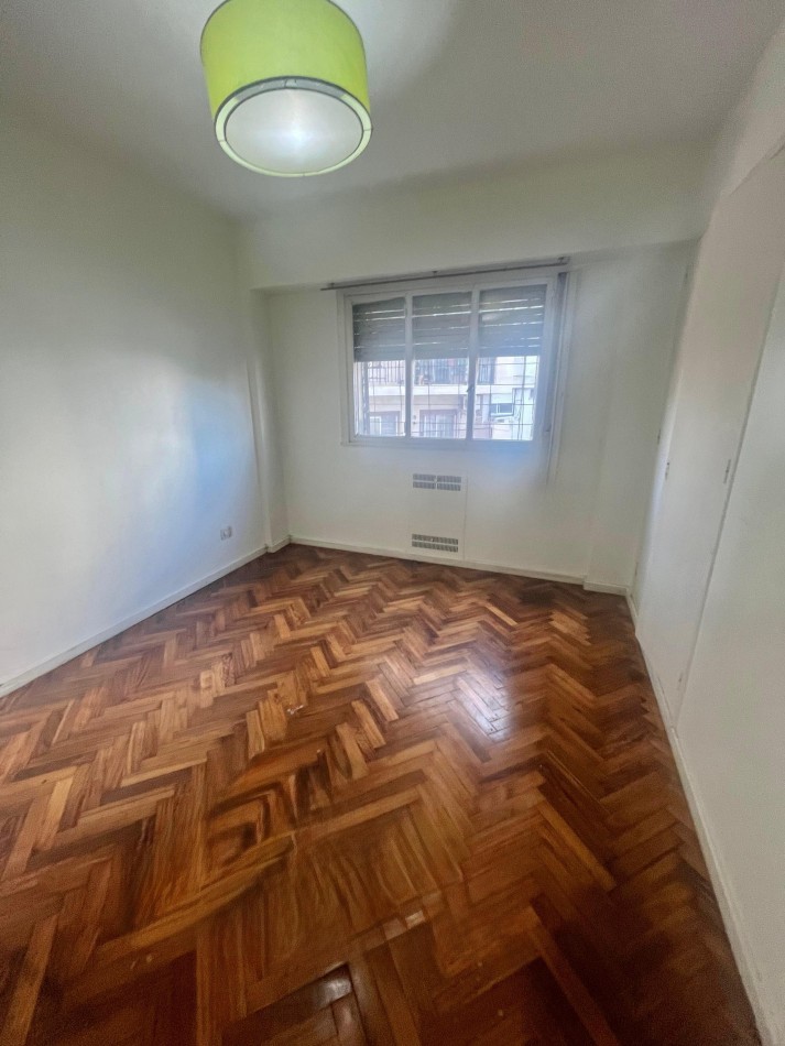 OPORTUNIDAD 3 AMBIENTES PARA RECICLAR CON BALCON EXCELENTE UBICACION 