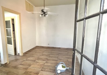 2 AMBIENTES MUY LUMINOSOS CON PEQUEÑO PATIO