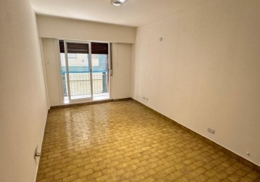 4 AMBIENTES A METROS DE AV. BELGRANO CON BALCON